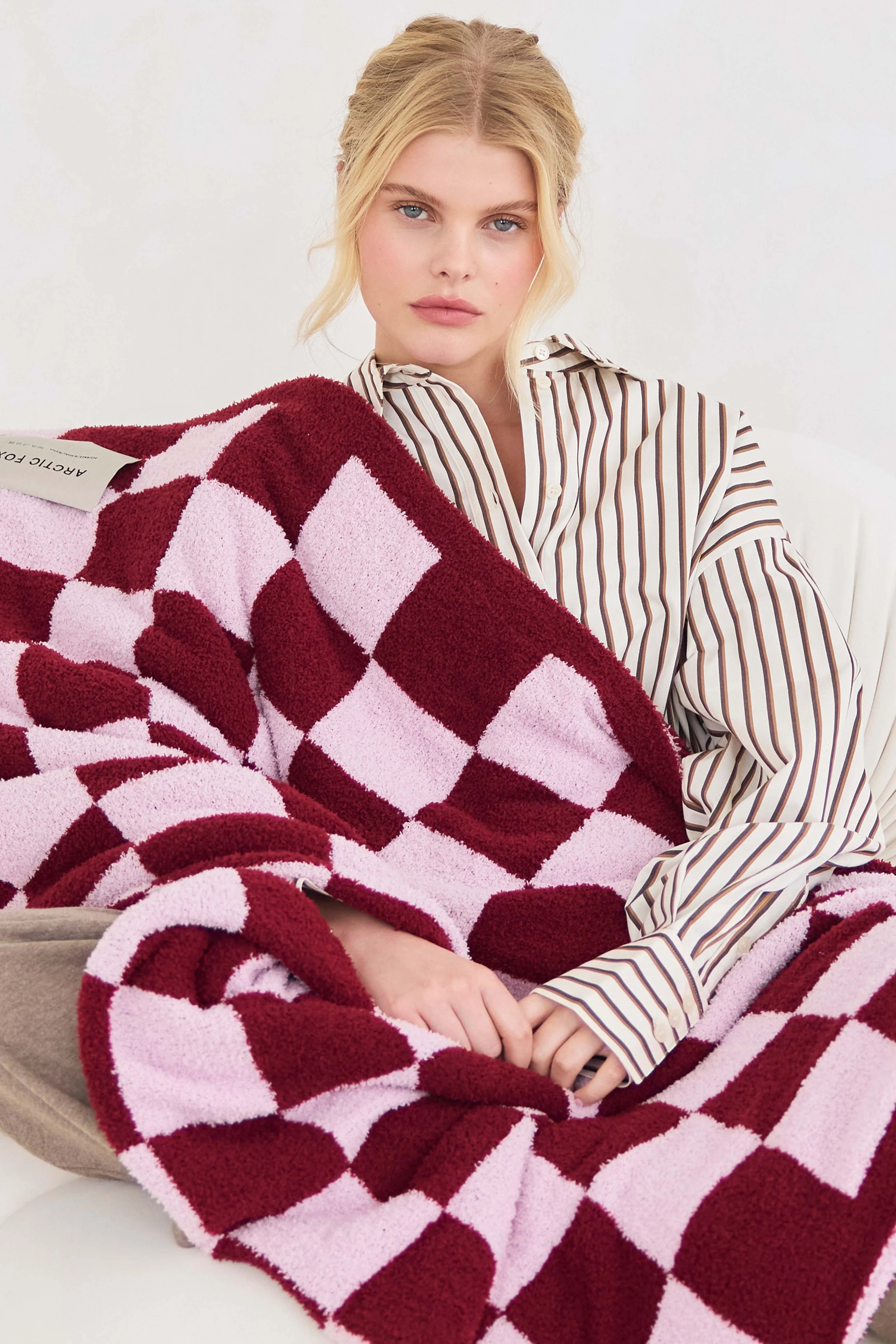 The Teddy Throw - Pink - Image 4